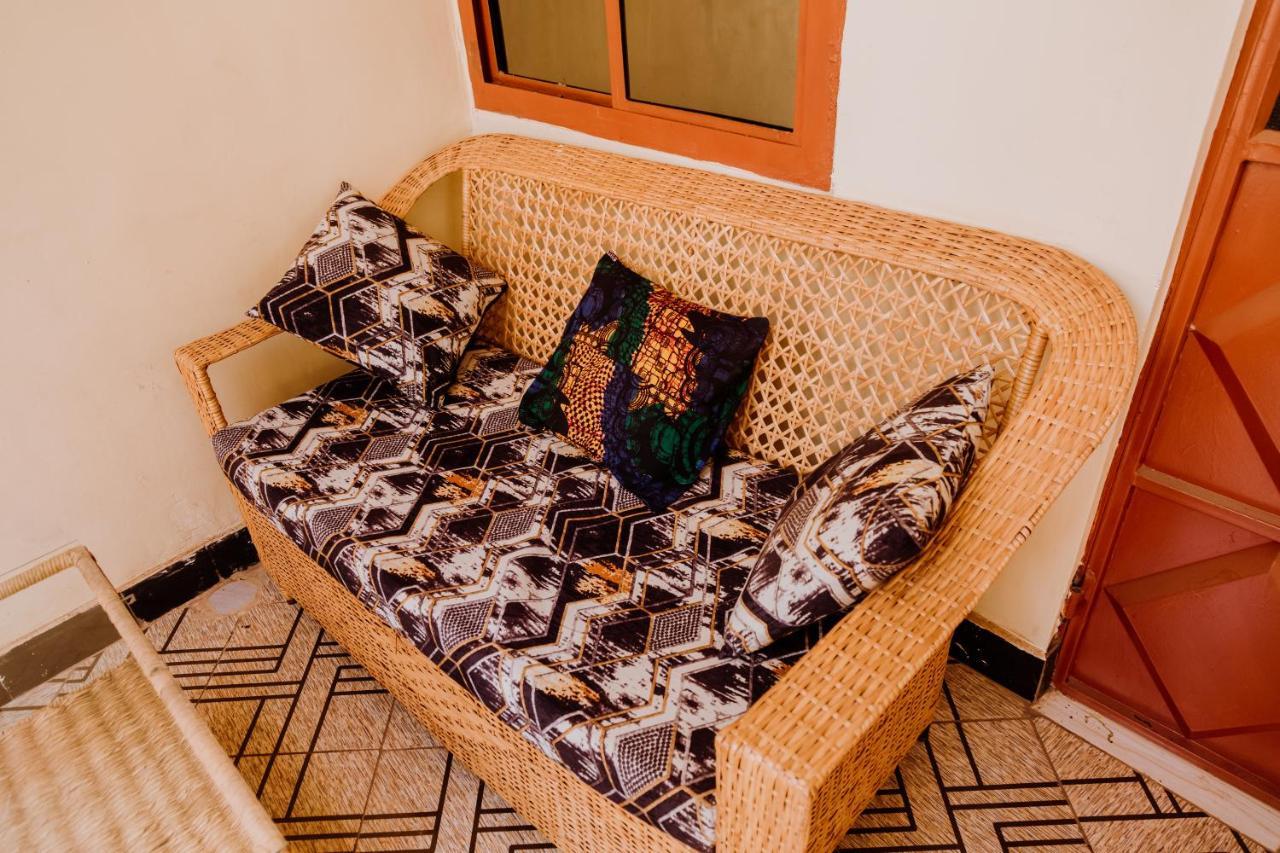 Kisanga Homestay Моші Екстер'єр фото
