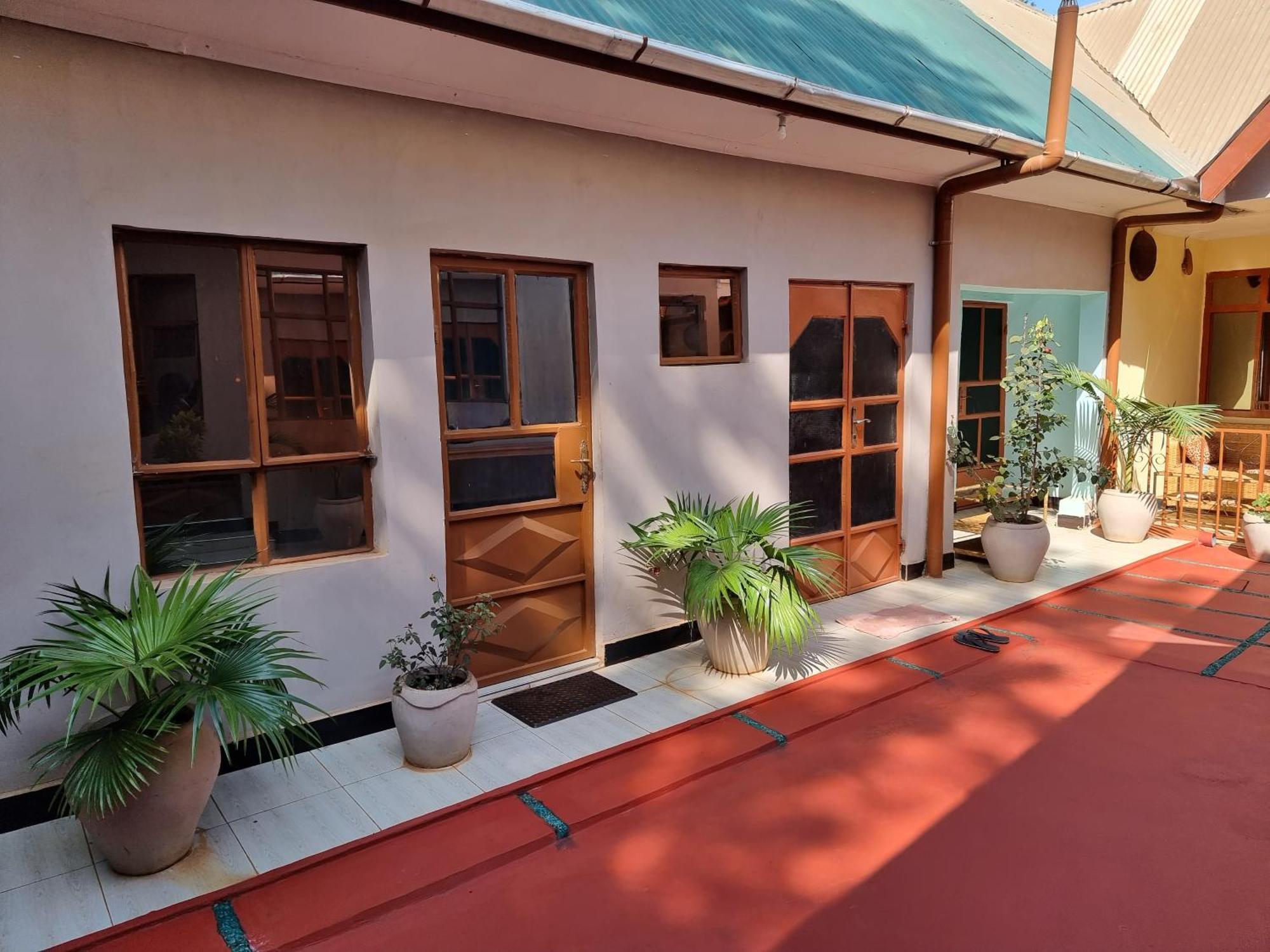 Kisanga Homestay Моші Екстер'єр фото