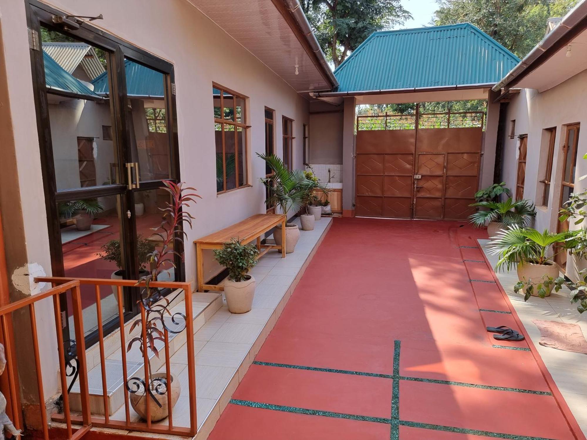 Kisanga Homestay Моші Екстер'єр фото