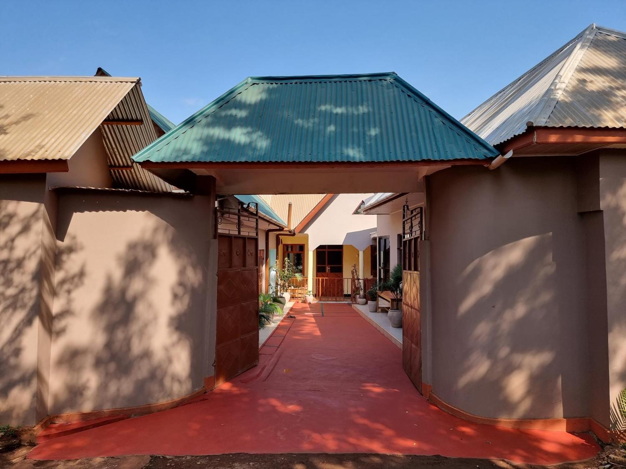 Kisanga Homestay Моші Екстер'єр фото